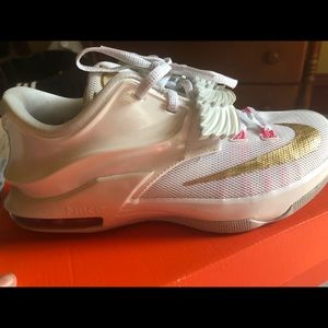 KD Aunt Pearls size 4Y